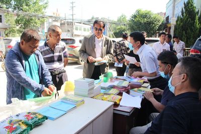 陽新縣開展“送農(nóng)資、送政策、送技術(shù)”下基層活動，同步提供法律咨詢助力鄉(xiāng)村振興